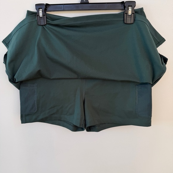 Girlfriend Collective Skort in original “moss” color - Picture 3 of 4